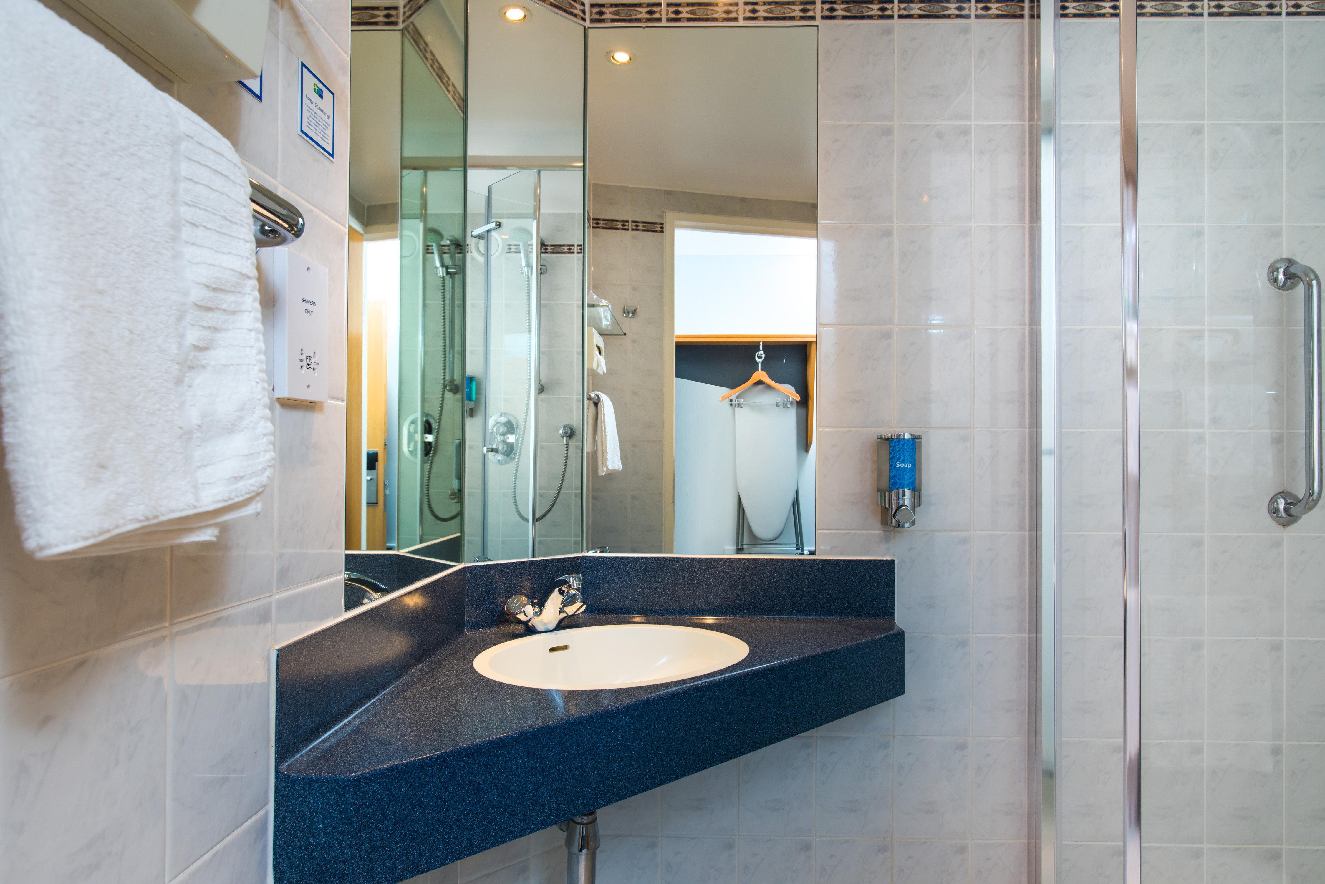 Holiday Inn Express Derby Pride Park By Ihg Bagian luar foto