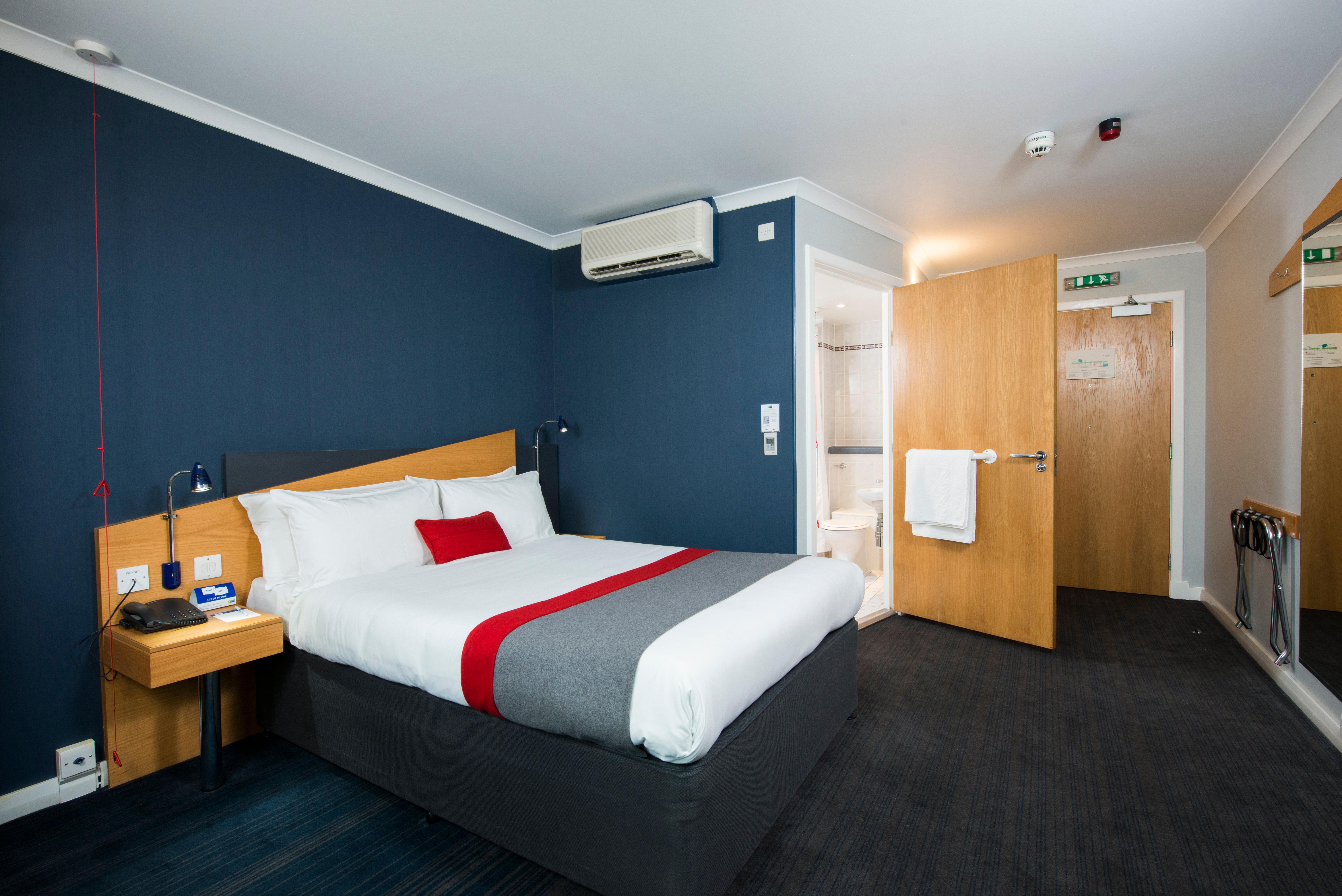 Holiday Inn Express Derby Pride Park By Ihg Bagian luar foto