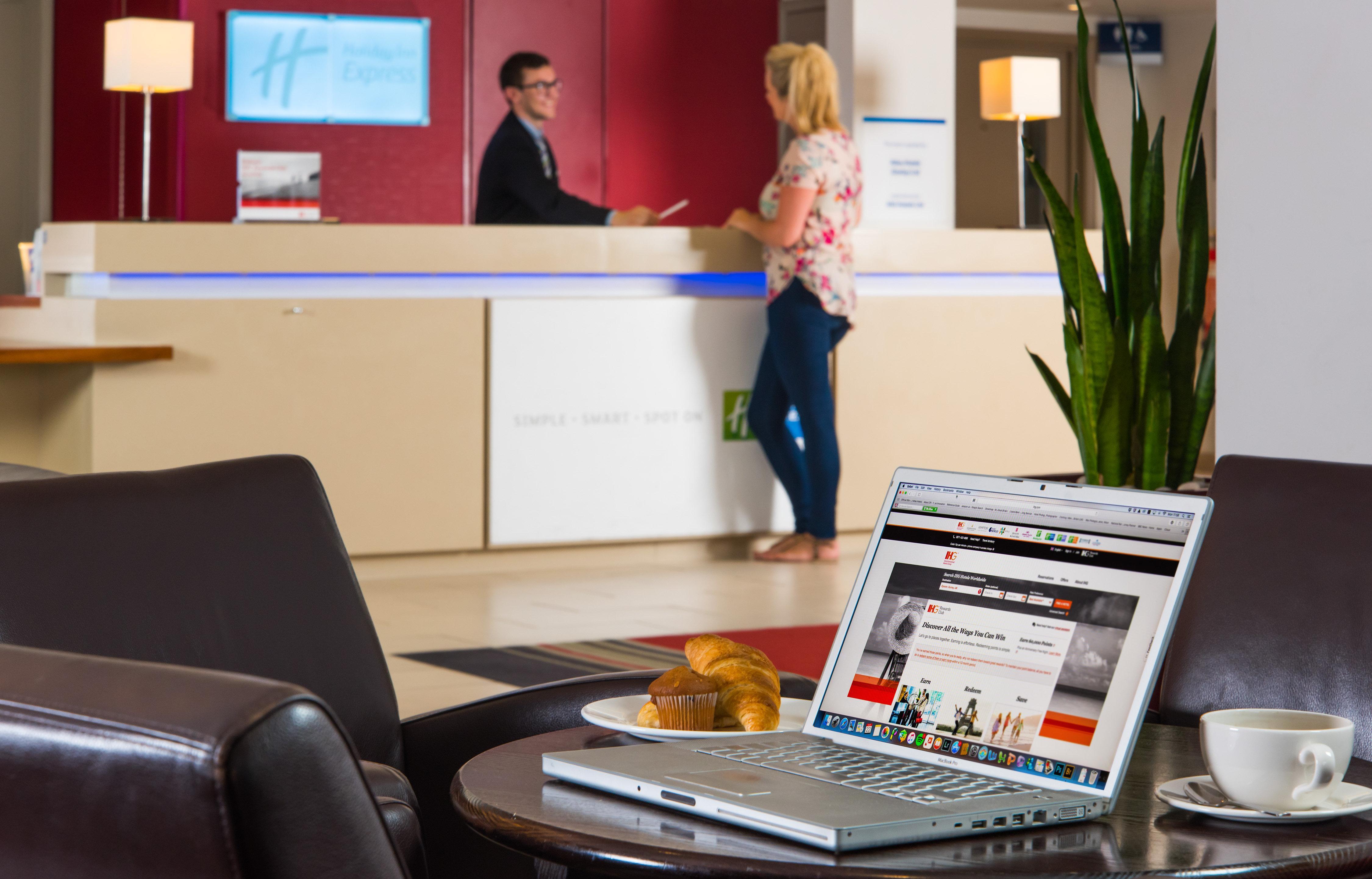 Holiday Inn Express Derby Pride Park By Ihg Bagian luar foto