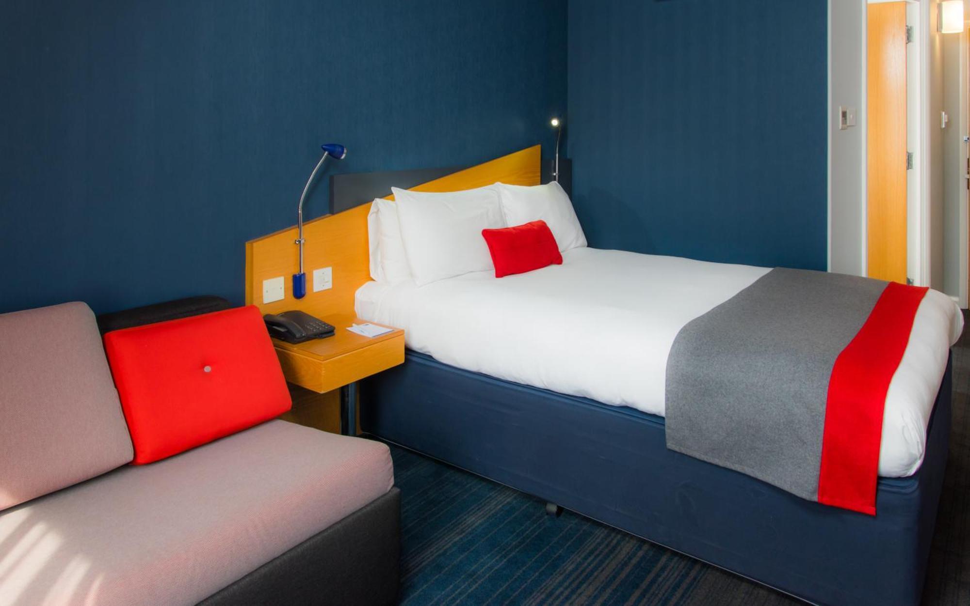 Holiday Inn Express Derby Pride Park By Ihg Bagian luar foto