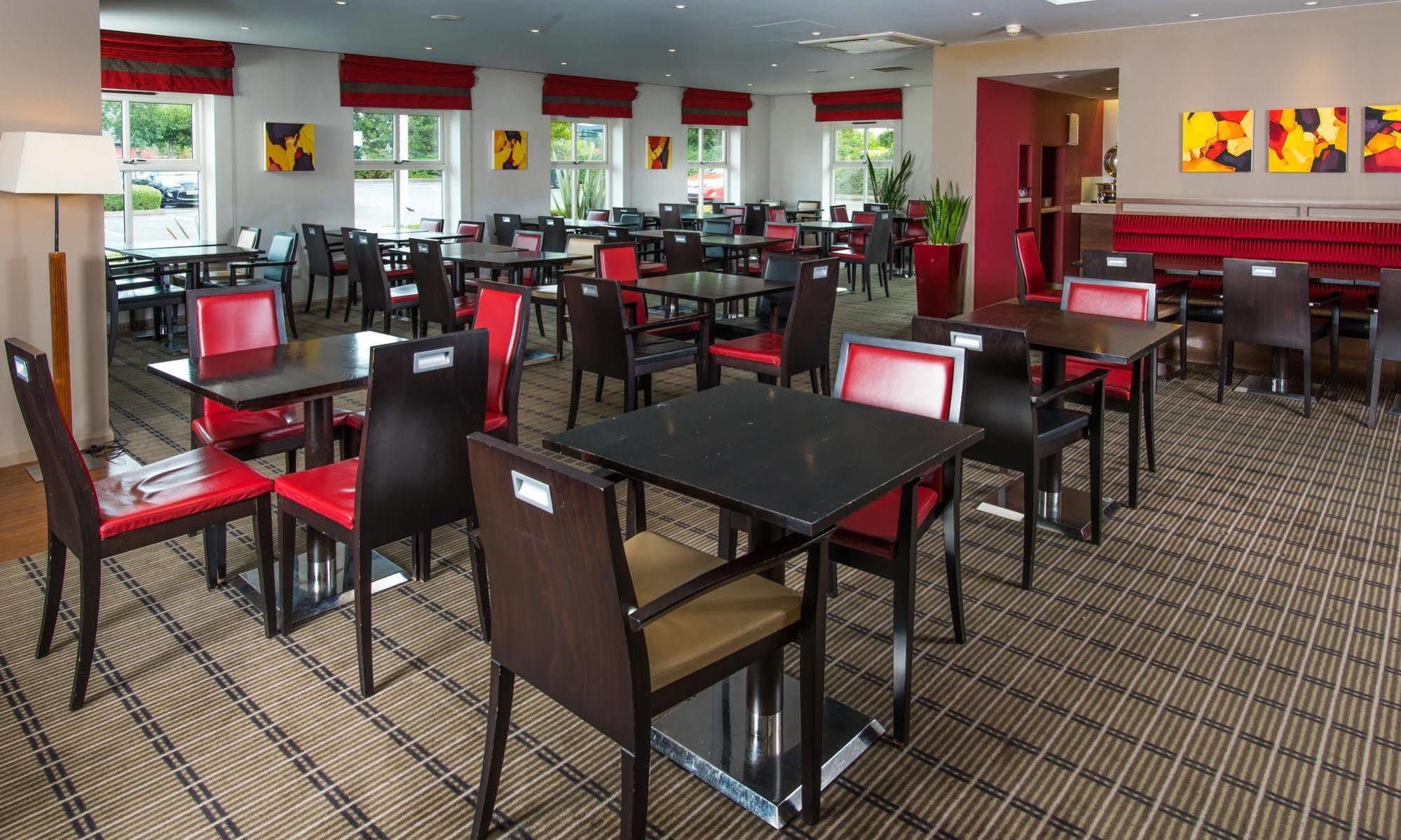 Holiday Inn Express Derby Pride Park By Ihg Bagian luar foto