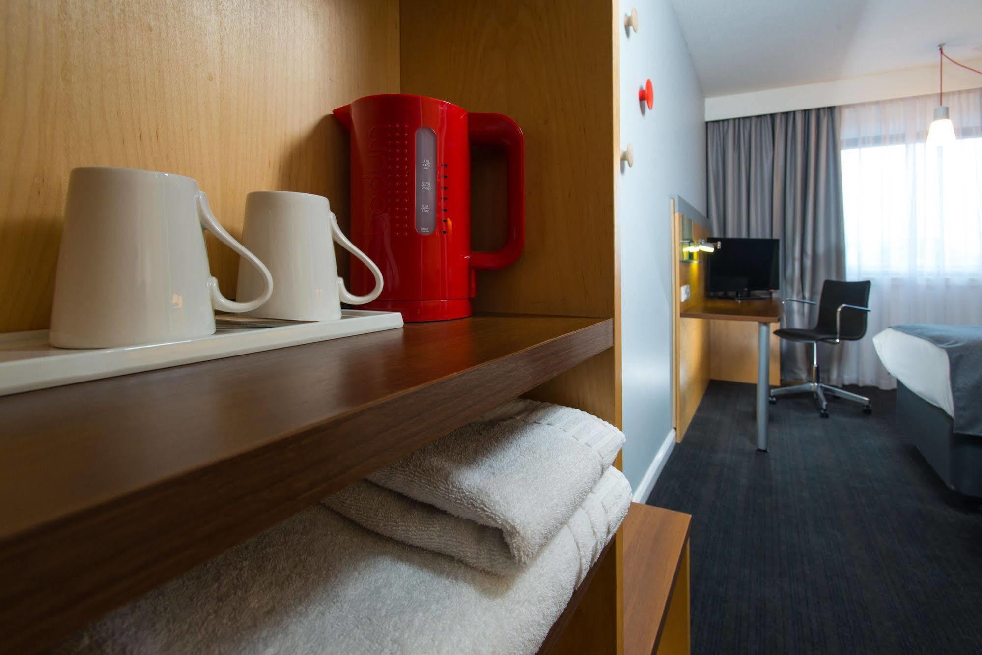 Holiday Inn Express Derby Pride Park By Ihg Bagian luar foto