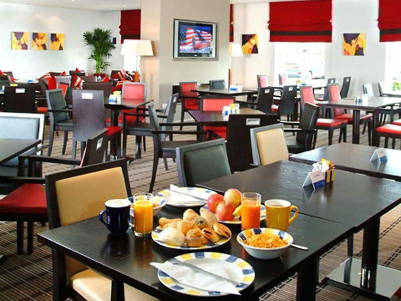 Holiday Inn Express Derby Pride Park By Ihg Bagian luar foto