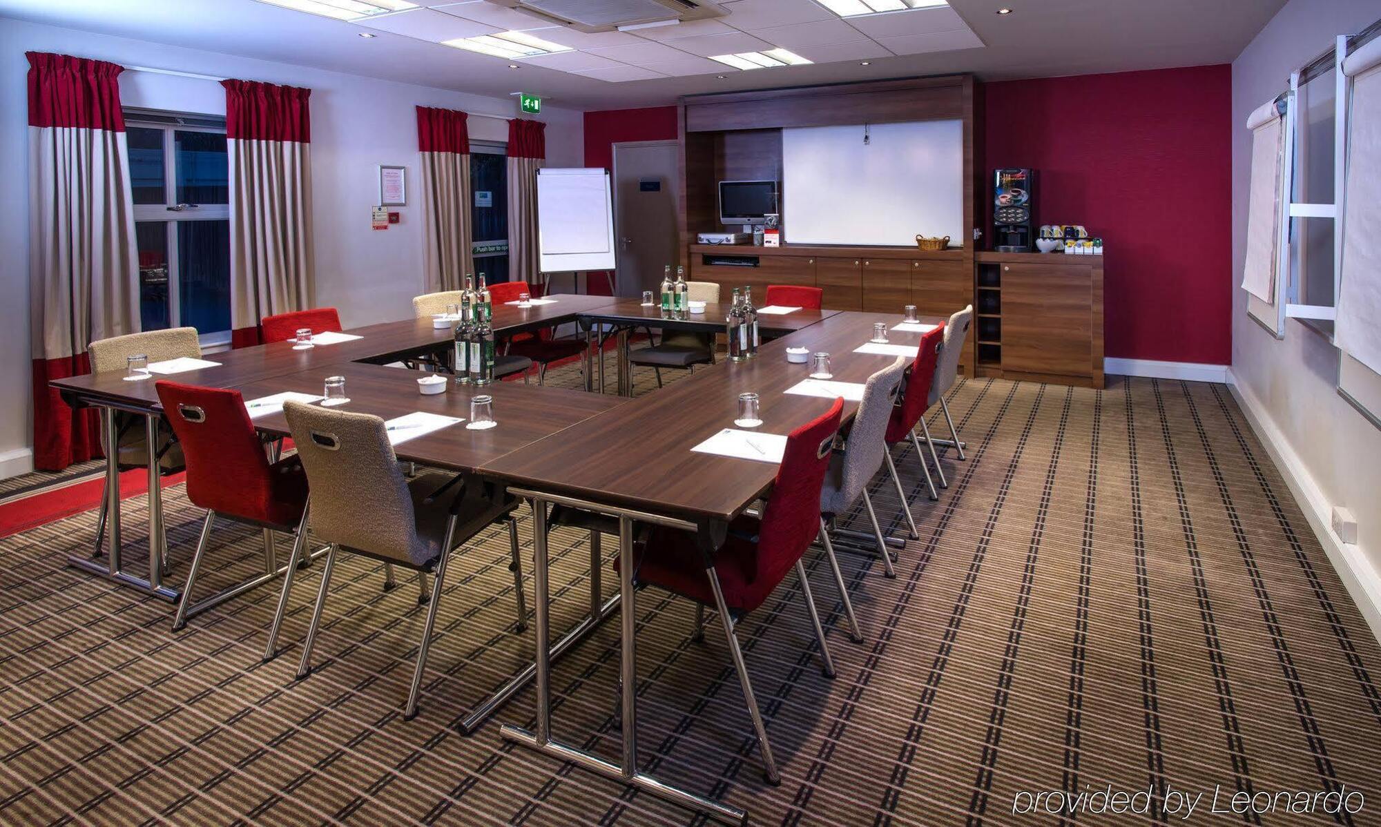 Holiday Inn Express Derby Pride Park By Ihg Bagian luar foto